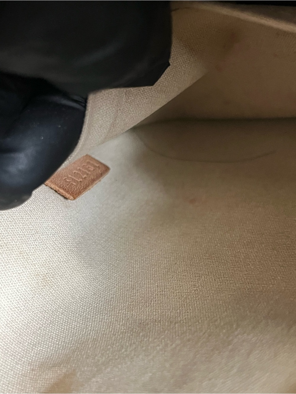 Louis vuitton Alma Vernis bag - Picture 11 of 15